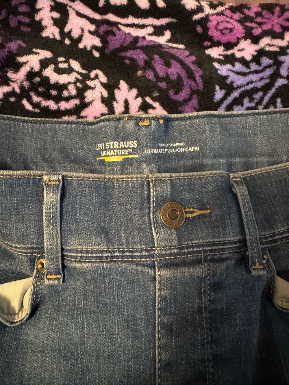 Levi's Signature Blue Denim Ankle Jeans